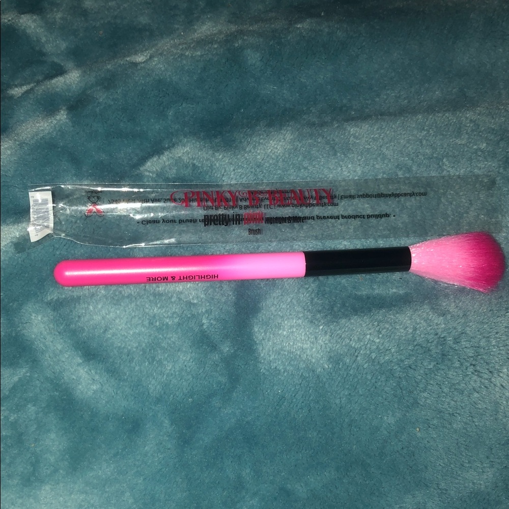 Pinky & Beauty Pink Makeup Brush